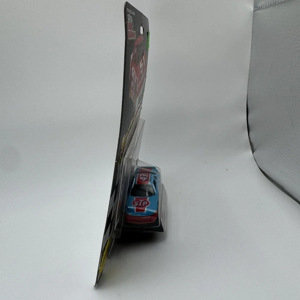 Richard Petty Goodyear Eagle Vari 1992 Racing Champions 1:64 Die-Cast NASCAR